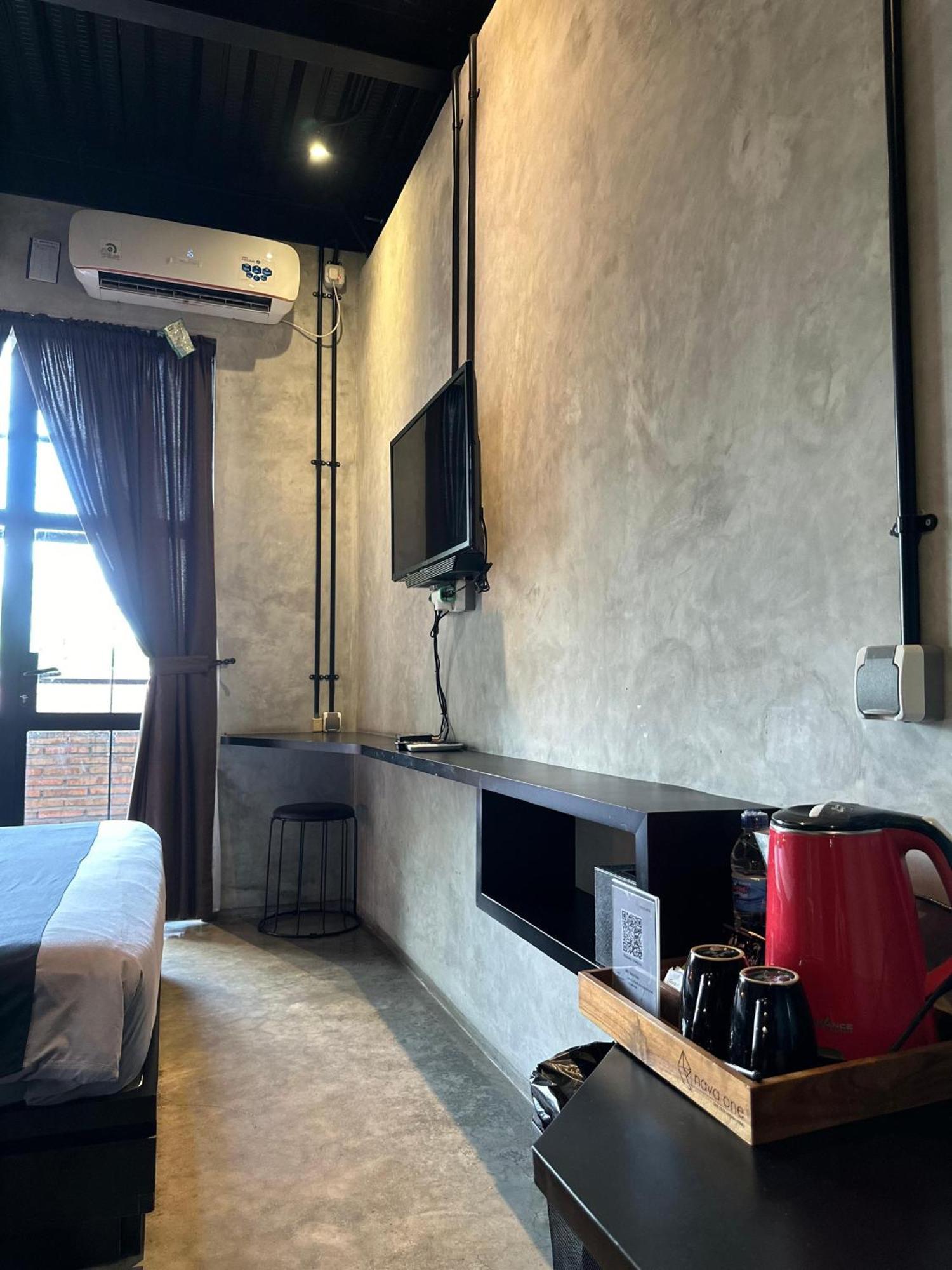 Nava One Hotel Semarang Buitenkant foto