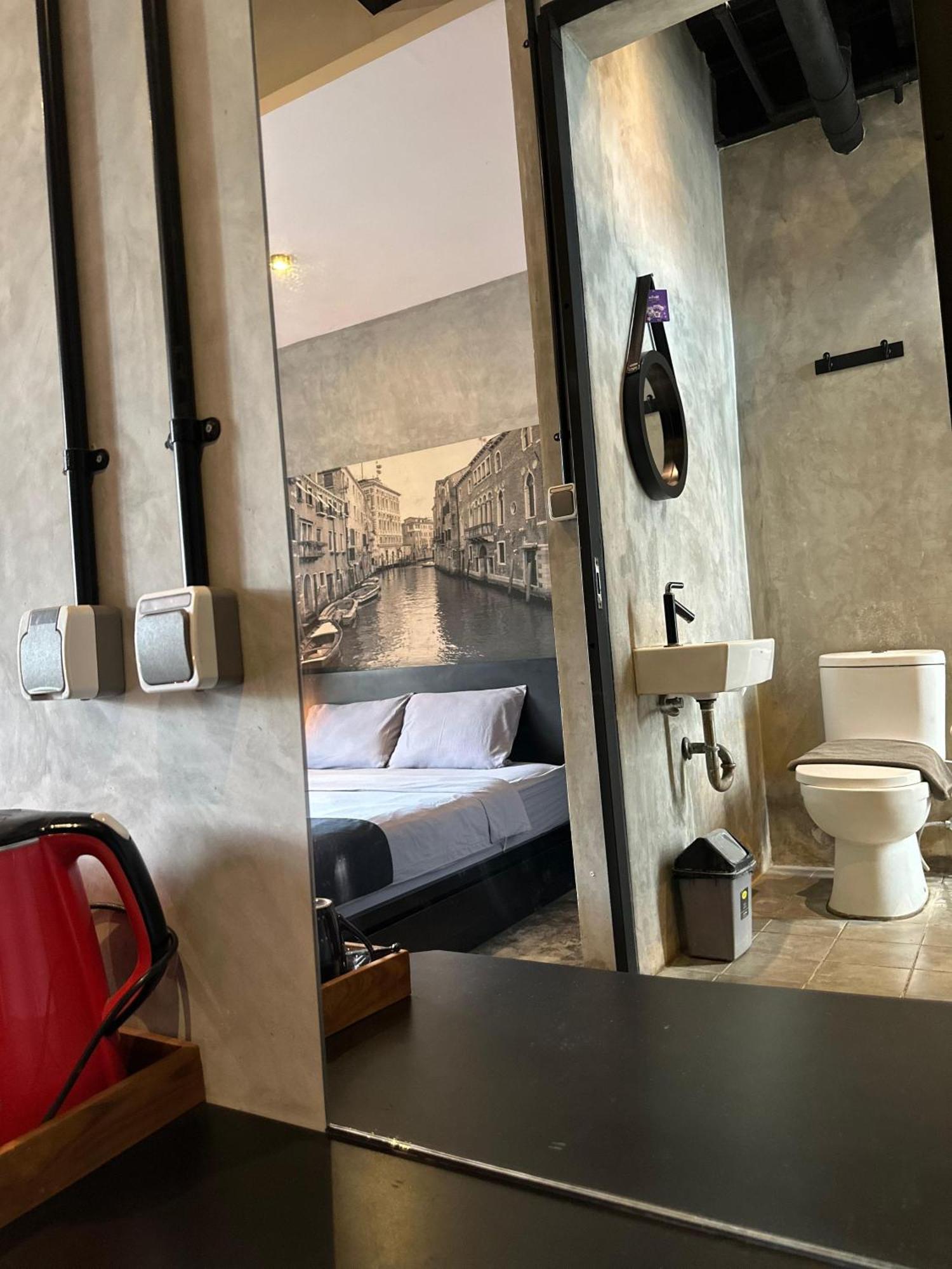 Nava One Hotel Semarang Buitenkant foto